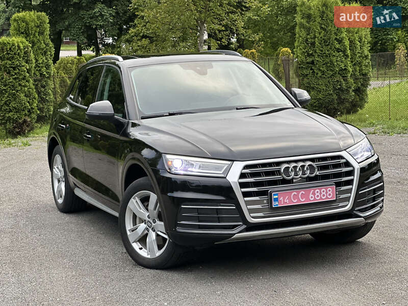 Внедорожник / Кроссовер Audi Q5 2018 в 
