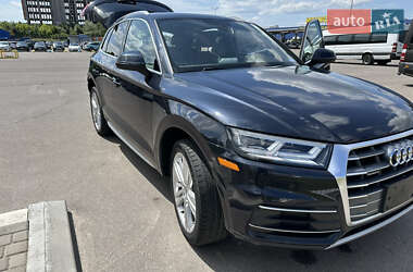 Внедорожник / Кроссовер Audi Q5 2018 в 