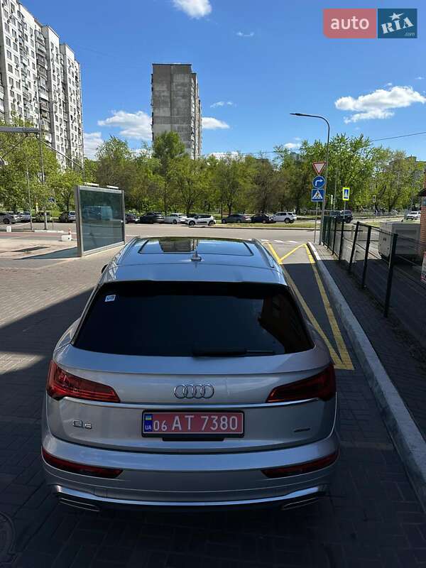 Внедорожник / Кроссовер Audi Q5 2022 в Киеве