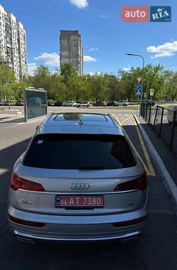 Внедорожник / Кроссовер Audi Q5 2022 в 