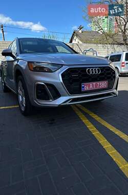 Внедорожник / Кроссовер Audi Q5 2022 в 