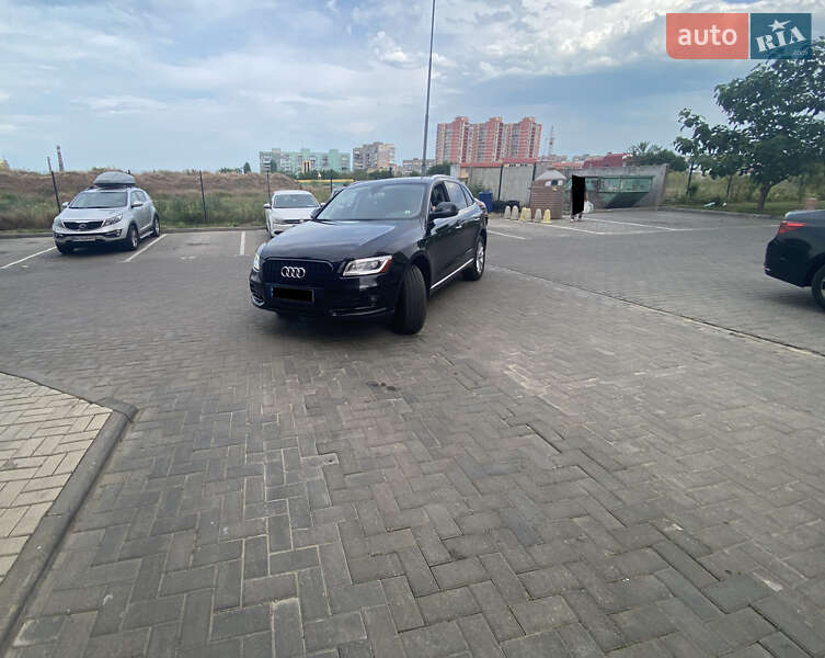 Внедорожник / Кроссовер Audi Q5 2015 в Черноморске