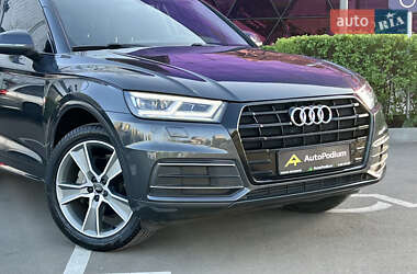 Внедорожник / Кроссовер Audi Q5 2018 в 