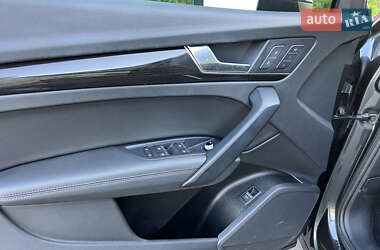 Внедорожник / Кроссовер Audi Q5 2018 в 