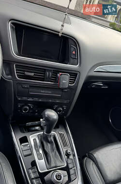 Внедорожник / Кроссовер Audi Q5 2011 в 