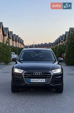 Внедорожник / Кроссовер Audi Q5 2018 в 