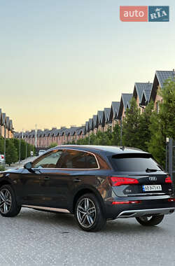 Внедорожник / Кроссовер Audi Q5 2018 в 