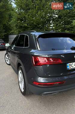 Внедорожник / Кроссовер Audi Q5 2017 в 