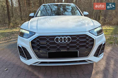 Внедорожник / Кроссовер Audi Q5 2022 в 