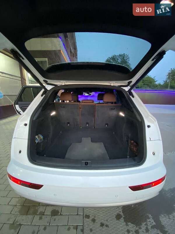 Внедорожник / Кроссовер Audi Q5 2017 в Стрые