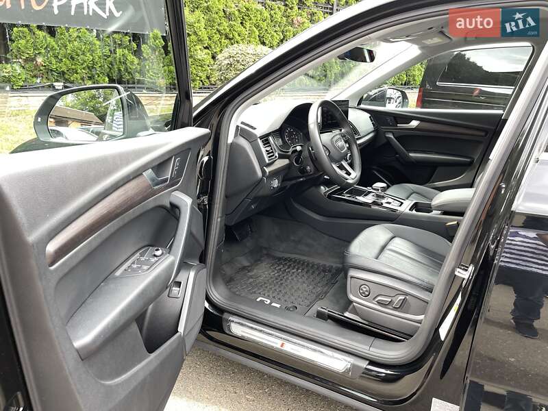 Внедорожник / Кроссовер Audi Q5 2023 в Киеве