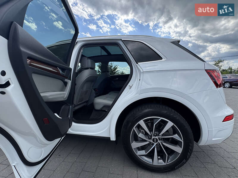 Внедорожник / Кроссовер Audi Q5 2022 в Стрые