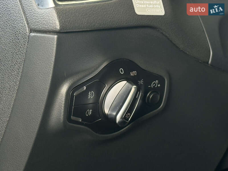 Внедорожник / Кроссовер Audi Q5 2015 в Киеве