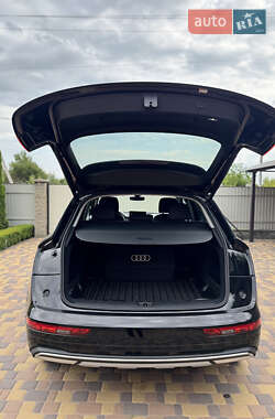 Внедорожник / Кроссовер Audi Q5 2022 в 
