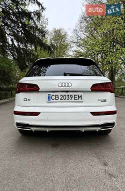 Позашляховик / Кросовер Audi Q5 2019 в 