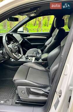 Позашляховик / Кросовер Audi Q5 2019 в 