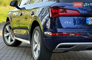 Внедорожник / Кроссовер Audi Q5 2017 в 