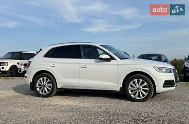 Внедорожник / Кроссовер Audi Q5 2018 в 