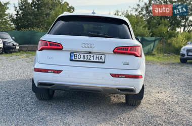 Внедорожник / Кроссовер Audi Q5 2018 в 