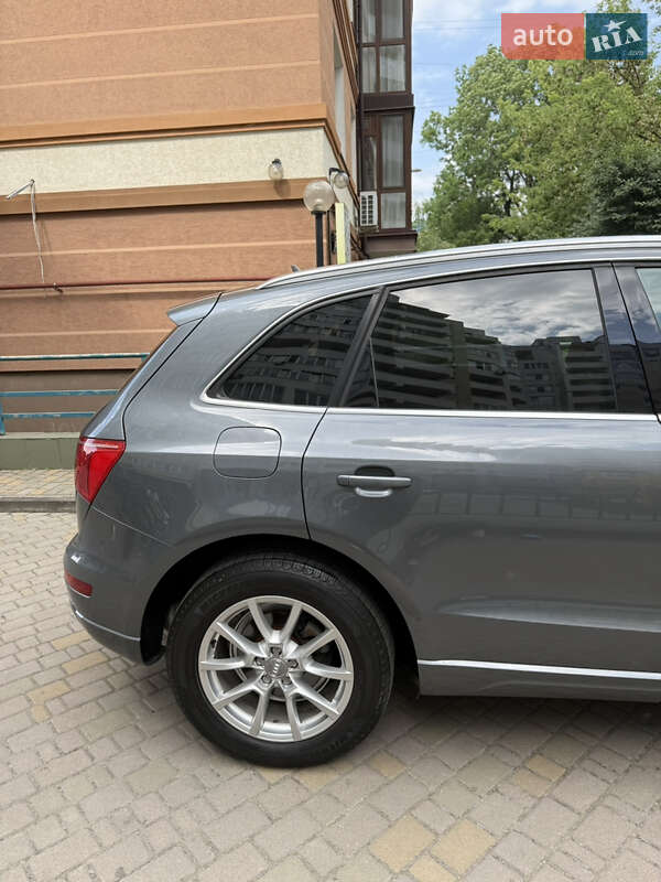 Внедорожник / Кроссовер Audi Q5 2011 в Ивано-Франковске