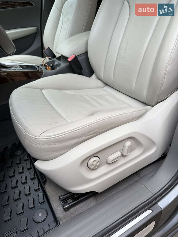 Внедорожник / Кроссовер Audi Q5 2011 в Ивано-Франковске