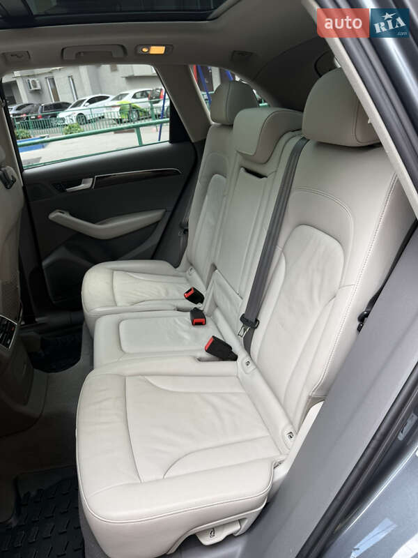 Внедорожник / Кроссовер Audi Q5 2011 в Ивано-Франковске