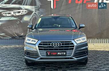 Внедорожник / Кроссовер Audi Q5 2018 в 