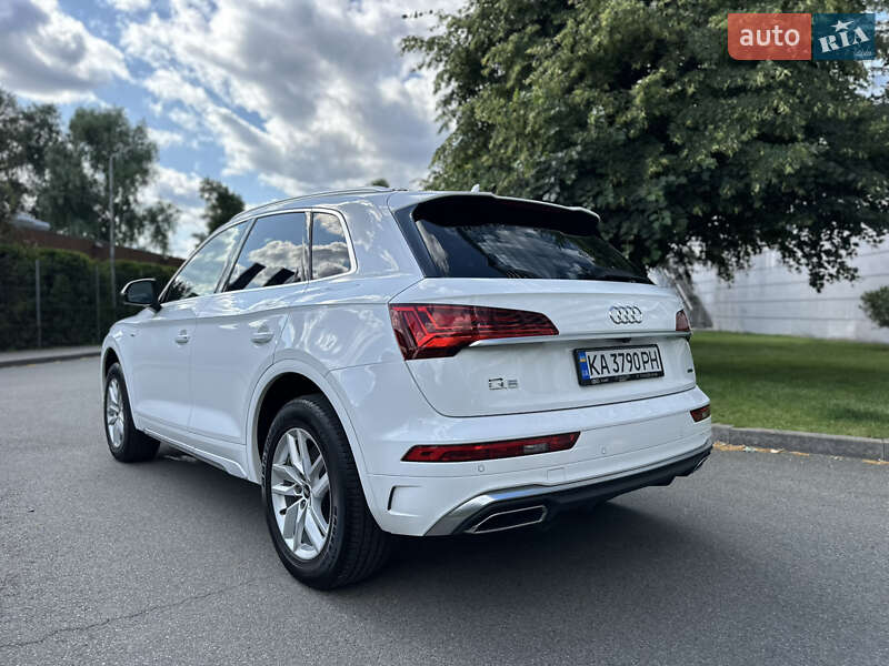 Внедорожник / Кроссовер Audi Q5 2021 в Киеве