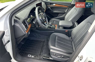 Внедорожник / Кроссовер Audi Q5 2021 в 
