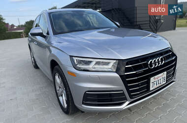Внедорожник / Кроссовер Audi Q5 2018 в 
