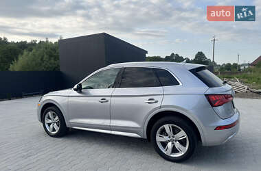Внедорожник / Кроссовер Audi Q5 2018 в 