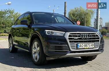 Внедорожник / Кроссовер Audi Q5 2017 в 