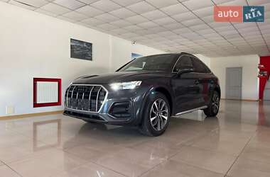 Внедорожник / Кроссовер Audi Q5 2022 в 