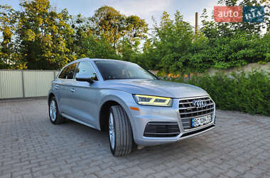 Внедорожник / Кроссовер Audi Q5 2018 в 