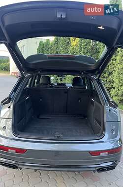 Внедорожник / Кроссовер Audi Q5 2021 в 