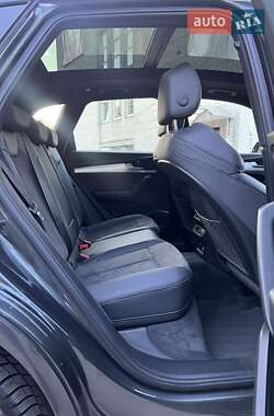Внедорожник / Кроссовер Audi Q5 2021 в 
