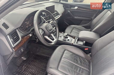 Внедорожник / Кроссовер Audi Q5 2018 в 