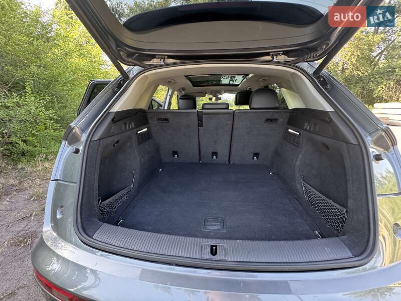 Позашляховик / Кросовер Audi Q5 2017 в Кривому Розі