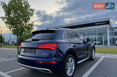 Внедорожник / Кроссовер Audi Q5 2017 в 