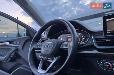 Внедорожник / Кроссовер Audi Q5 2017 в 