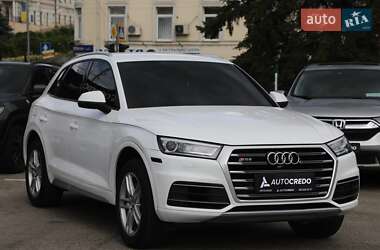 Внедорожник / Кроссовер Audi Q5 2018 в 