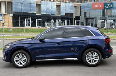 Внедорожник / Кроссовер Audi Q5 2022 в 