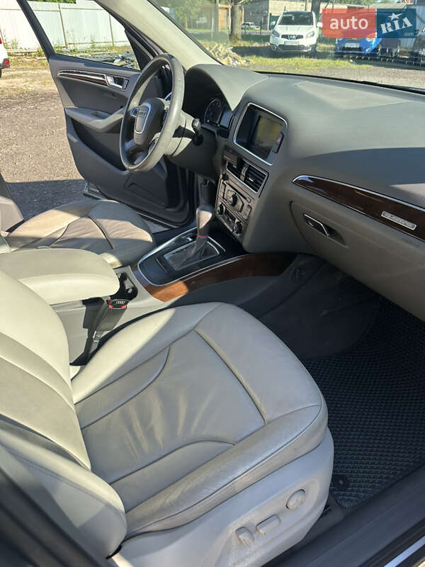 Внедорожник / Кроссовер Audi Q5 2011 в Луцке