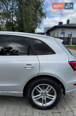 Внедорожник / Кроссовер Audi Q5 2012 в 