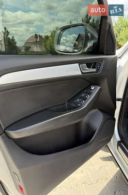 Внедорожник / Кроссовер Audi Q5 2012 в 