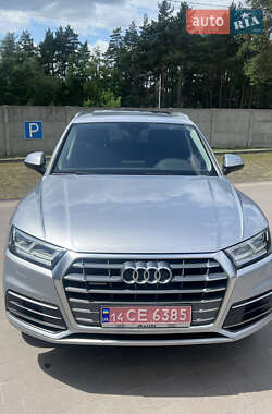 Внедорожник / Кроссовер Audi Q5 2018 в 