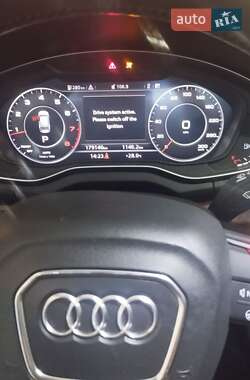 Внедорожник / Кроссовер Audi Q5 2018 в 
