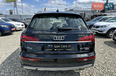 Внедорожник / Кроссовер Audi Q5 2021 в 