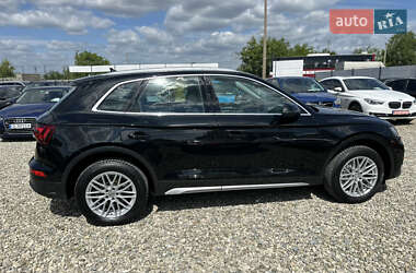 Внедорожник / Кроссовер Audi Q5 2021 в 