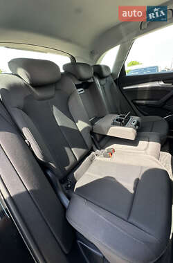 Внедорожник / Кроссовер Audi Q5 2021 в 